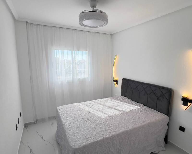 1 bedroom Townhouse for sale in Orihuela Costa with pool - € 170,000 (Ref: 9345202)