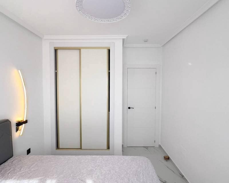 1 bedroom Townhouse for sale in Orihuela Costa with pool - € 170,000 (Ref: 9345202)