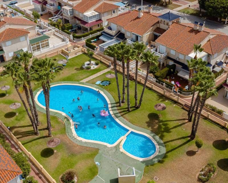 1 bedroom Townhouse for sale in Orihuela Costa with pool - € 170,000 (Ref: 9345202)