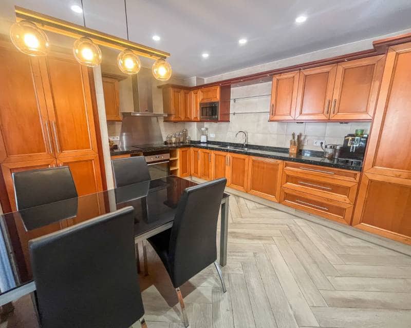 4 chambre Villa/Maison à vendre à Finestrat avec piscine garage - 1 050 000 € (Ref: 9345203)