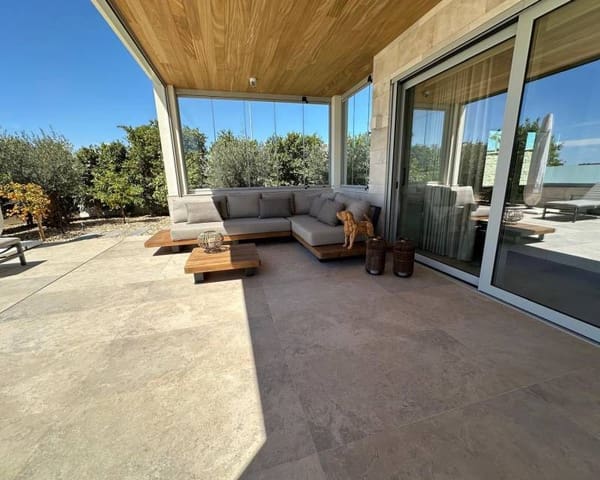 4 slaapkamer Villa te koop in Benijófar met zwembad garage - € 1.495.000 (Ref: 9345301)