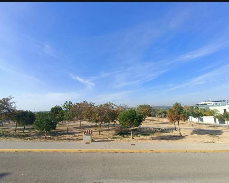 4 slaapkamer Villa te koop in Benijofar met zwembad garage - € 1.495.000 (Ref: 9345301)