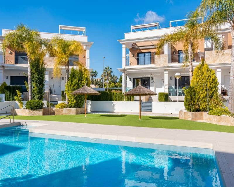 3 chambre Villa/Maison Mitoyenne à vendre à Ciudad Quesada avec piscine - 325 000 € (Ref: 9345762)