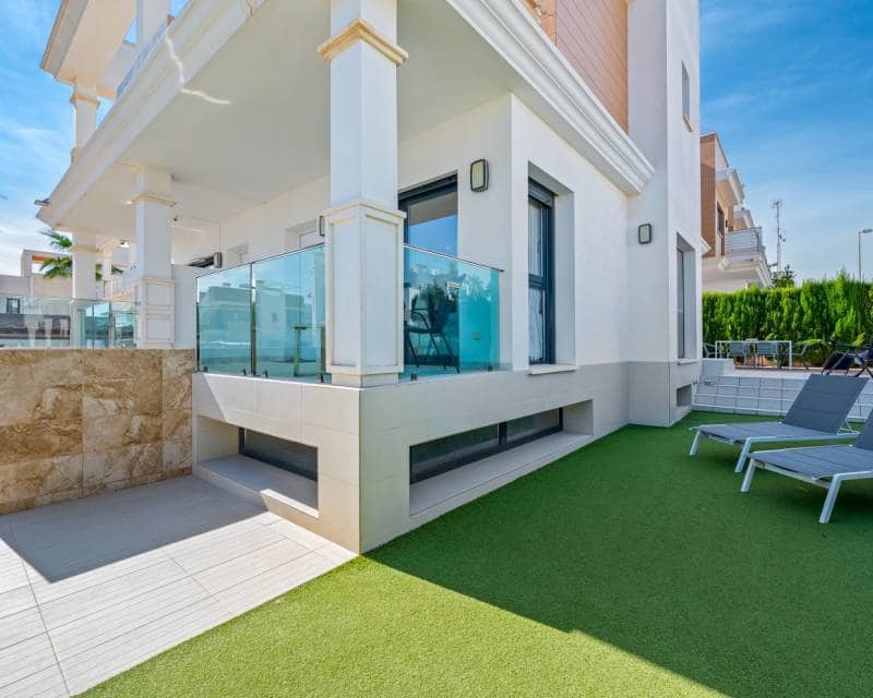 3 chambre Villa/Maison Mitoyenne à vendre à Ciudad Quesada avec piscine - 325 000 € (Ref: 9345762)