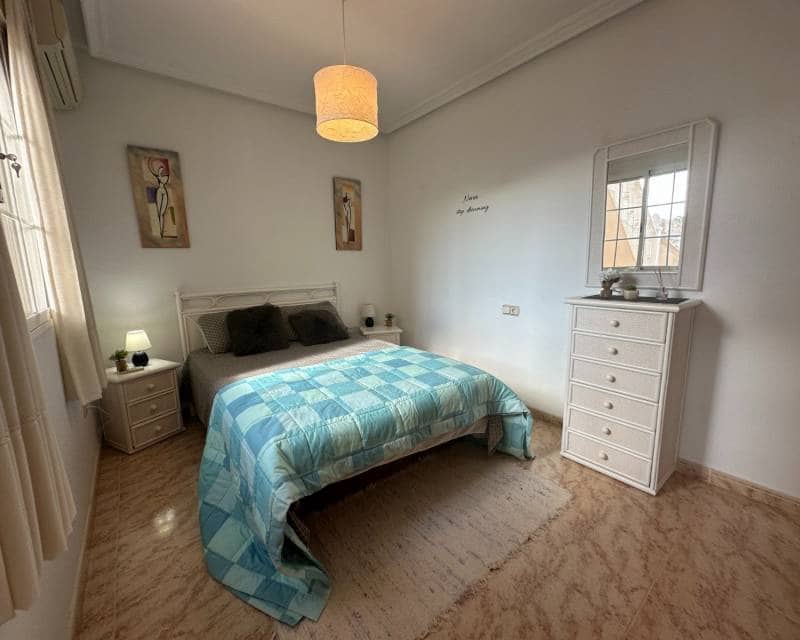 3 chambre Villa/Maison Semi-Mitoyenne à vendre à Villamartin avec piscine garage - 259 000 € (Ref: 9347908)