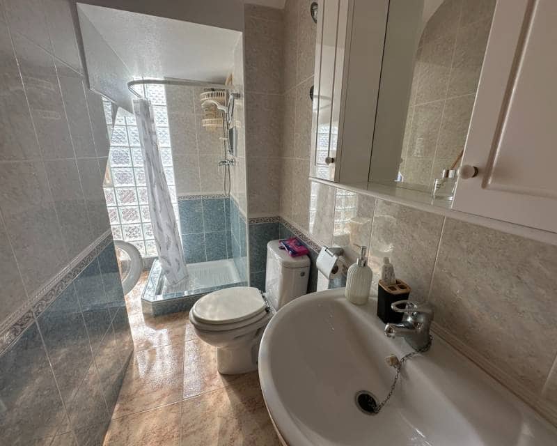 3 chambre Villa/Maison Semi-Mitoyenne à vendre à Villamartin avec piscine garage - 259 000 € (Ref: 9347908)