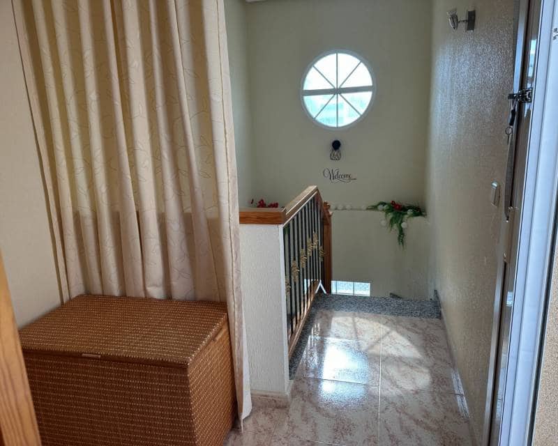 3 chambre Villa/Maison Semi-Mitoyenne à vendre à Villamartin avec piscine garage - 259 000 € (Ref: 9347908)