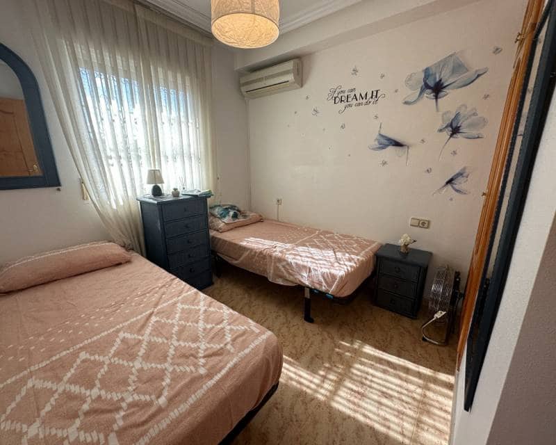 3 chambre Villa/Maison Semi-Mitoyenne à vendre à Villamartin avec piscine garage - 259 000 € (Ref: 9347908)