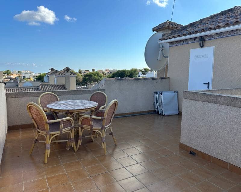 3 chambre Villa/Maison Semi-Mitoyenne à vendre à Villamartin avec piscine garage - 259 000 € (Ref: 9347908)