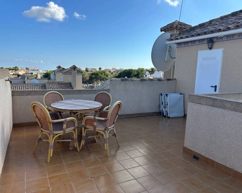 3 chambre Villa/Maison Semi-Mitoyenne à vendre à Villamartin avec piscine garage - 259 000 € (Ref: 9347908)