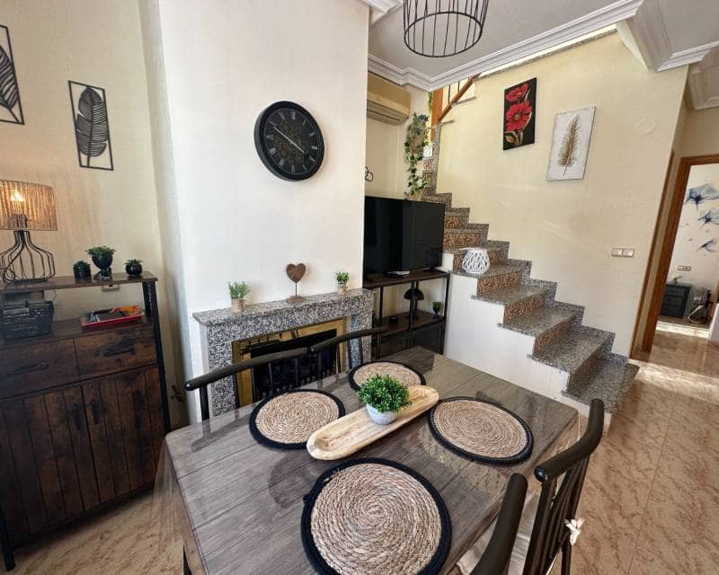 3 chambre Villa/Maison Semi-Mitoyenne à vendre à Villamartin avec piscine garage - 259 000 € (Ref: 9347908)