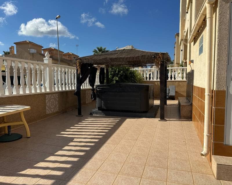 3 chambre Villa/Maison Semi-Mitoyenne à vendre à Villamartin avec piscine garage - 259 000 € (Ref: 9347908)