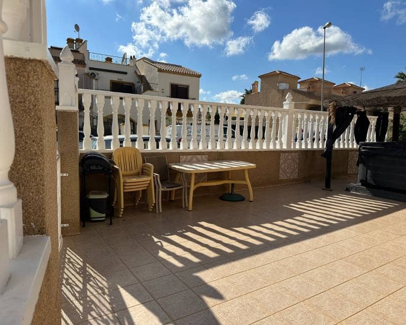 3 chambre Villa/Maison Semi-Mitoyenne à vendre à Villamartin avec piscine garage - 259 000 € (Ref: 9347908)