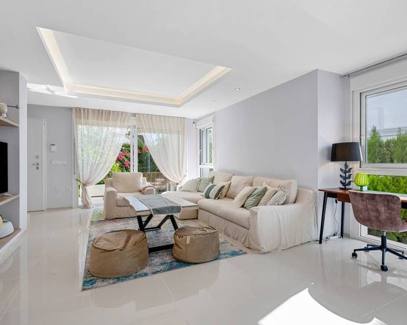 3 soverom Rekkehus til salgs i Ciudad Quesada med svømmebasseng garasje - € 379 000 (Ref: 9348046)