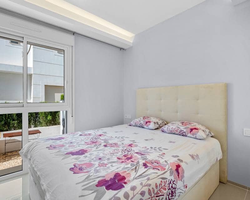 3 soverom Rekkehus til salgs i Ciudad Quesada med svømmebasseng garasje - € 379 000 (Ref: 9348046)