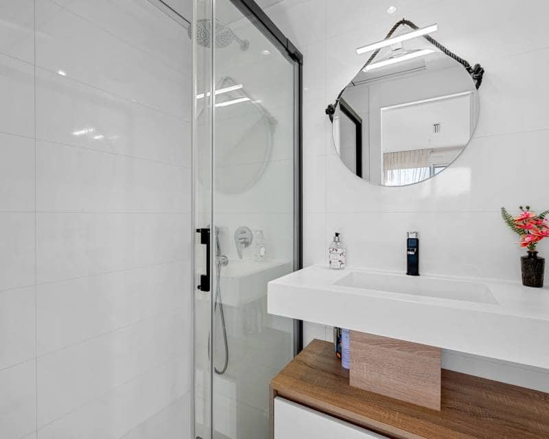 3 soverom Rekkehus til salgs i Ciudad Quesada med svømmebasseng garasje - € 379 000 (Ref: 9348046)