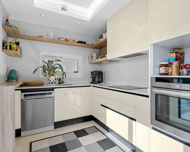 3 soverom Rekkehus til salgs i Ciudad Quesada med svømmebasseng garasje - € 379 000 (Ref: 9348046)