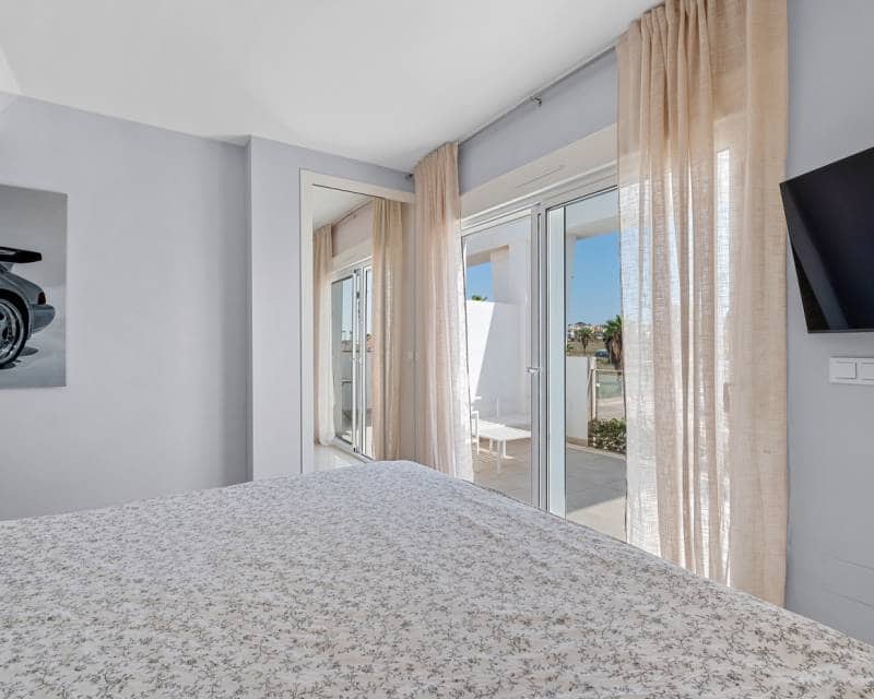 3 soverom Rekkehus til salgs i Ciudad Quesada med svømmebasseng garasje - € 379 000 (Ref: 9348046)