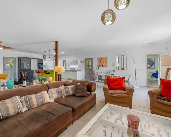 5 bedroom Finca/Country House for sale in Las Bayas, Elche / Elx with pool garage - € 610,000 (Ref: 9348049)