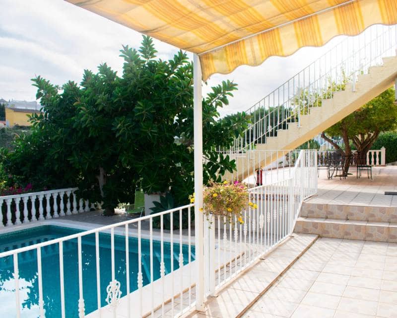 7 soveværelse Villa til salg i Torrevieja med swimmingpool - € 1.090.000 (Ref: 9363482)