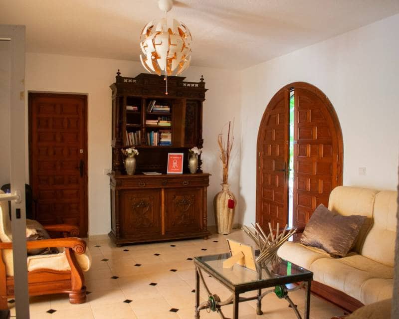 7 soveværelse Villa til salg i Torrevieja med swimmingpool - € 1.090.000 (Ref: 9363482)