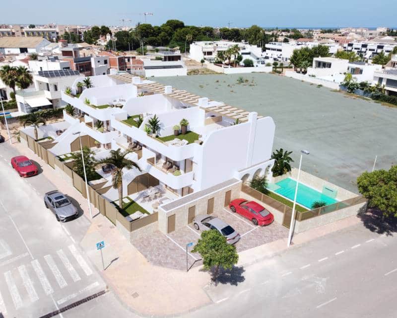 3 soveværelse Byhus til salg i San Pedro del Pinatar med swimmingpool - € 339.900 (Ref: 9372379)