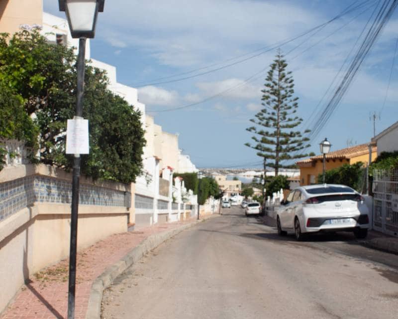 3 soverom Rekkehus til salgs i Torrevieja med svømmebasseng - € 160 000 (Ref: 9379861)