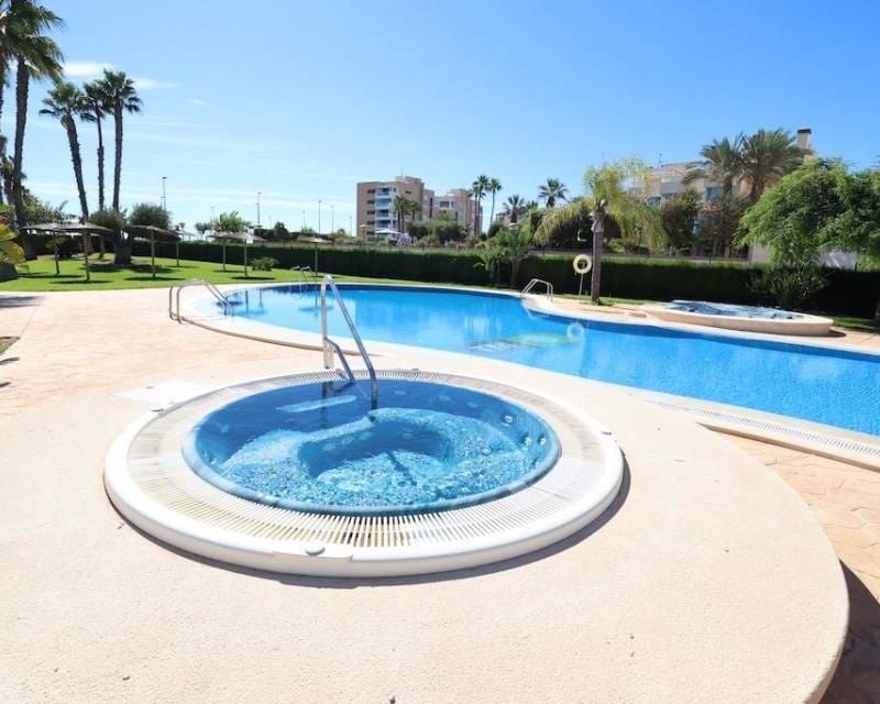 2 slaapkamer Penthouse te koop in Pilar de la Horadada met zwembad garage - € 329.900 (Ref: 9380748)