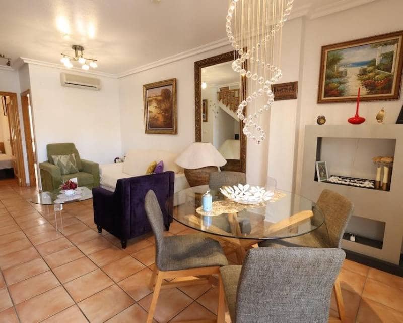 3 sovrum Radhus till salu i Cabo Roig med pool - 255 000 € (Ref: 9386614)