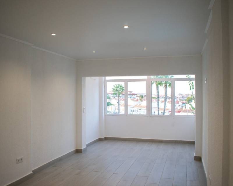 3 soveværelse Rækkehus til salg i Torrevieja med swimmingpool - € 230.000 (Ref: 9386615)