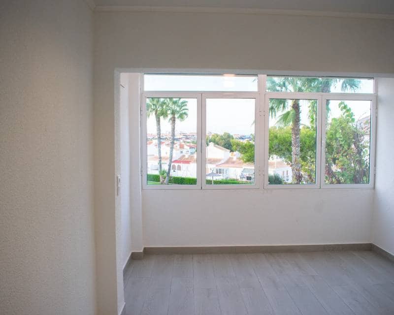 3 soveværelse Rækkehus til salg i Torrevieja med swimmingpool - € 230.000 (Ref: 9386615)