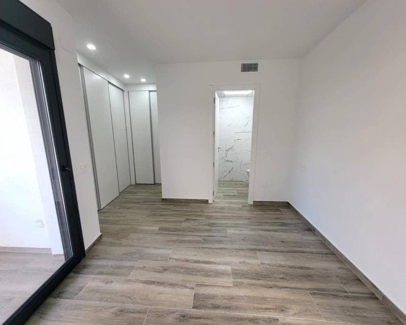 3 chambre Appartement à vendre à Torrevieja avec piscine garage - 375 000 € (Ref: 9394455)