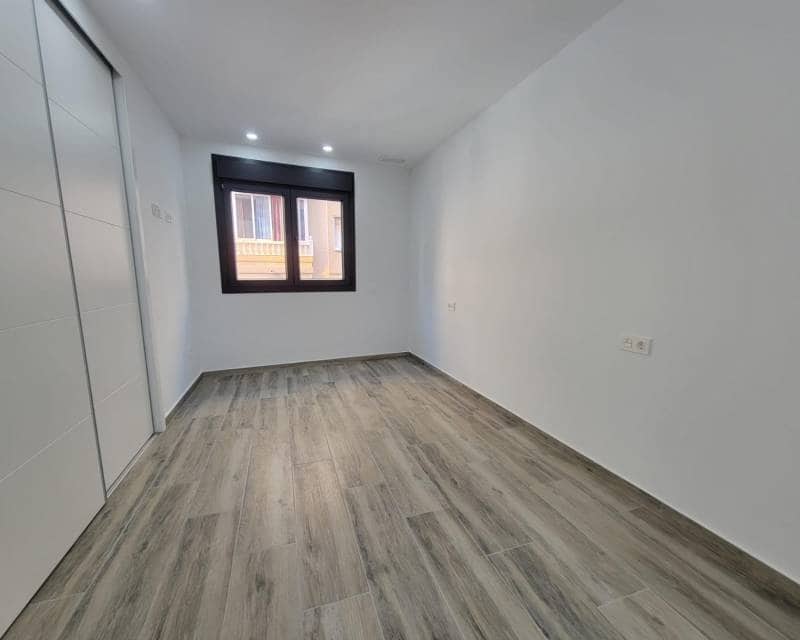 3 chambre Appartement à vendre à Torrevieja avec piscine garage - 375 000 € (Ref: 9394455)