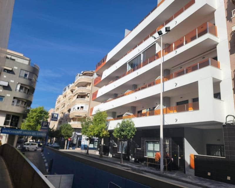 3 chambre Appartement à vendre à Torrevieja avec piscine garage - 375 000 € (Ref: 9394455)