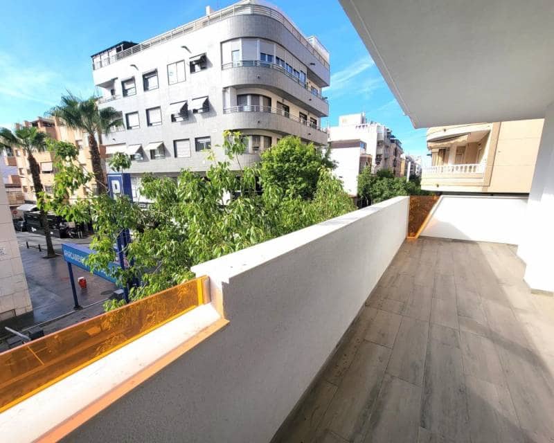 3 chambre Appartement à vendre à Torrevieja avec piscine garage - 375 000 € (Ref: 9394455)