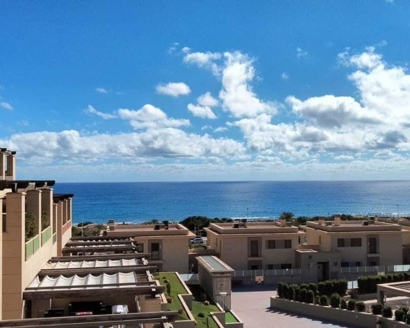 2 soverom Strandleiligheter til salgs i Arenales del Sol med svømmebasseng garasje - € 395 000 (Ref: 9400004)