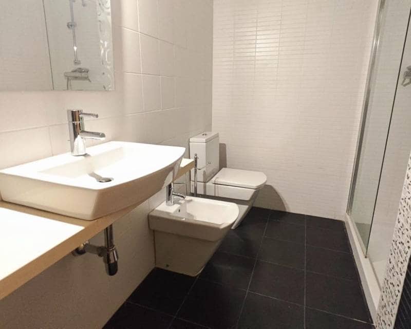 2 soverom Strandleiligheter til salgs i Arenales del Sol med svømmebasseng garasje - € 395 000 (Ref: 9400004)