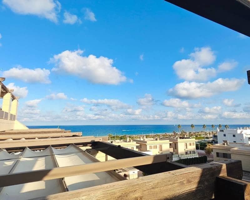 2 soverom Strandleiligheter til salgs i Arenales del Sol med svømmebasseng garasje - € 395 000 (Ref: 9400004)