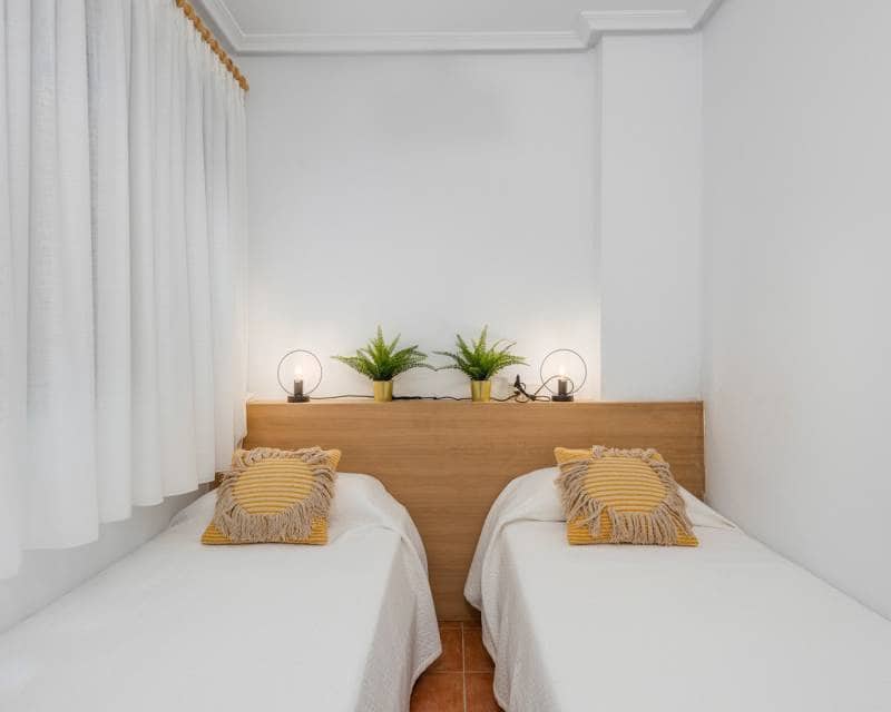 3 sovrum Strandlägenhet till salu i Guardamar del Segura med garage - 299 999 € (Ref: 9400005)