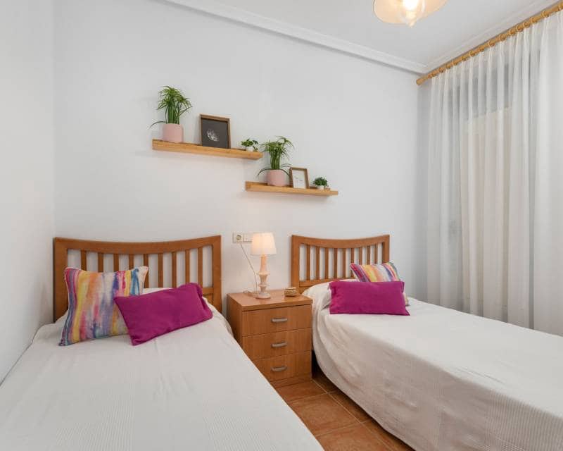 3 sovrum Strandlägenhet till salu i Guardamar del Segura med garage - 299 999 € (Ref: 9400005)