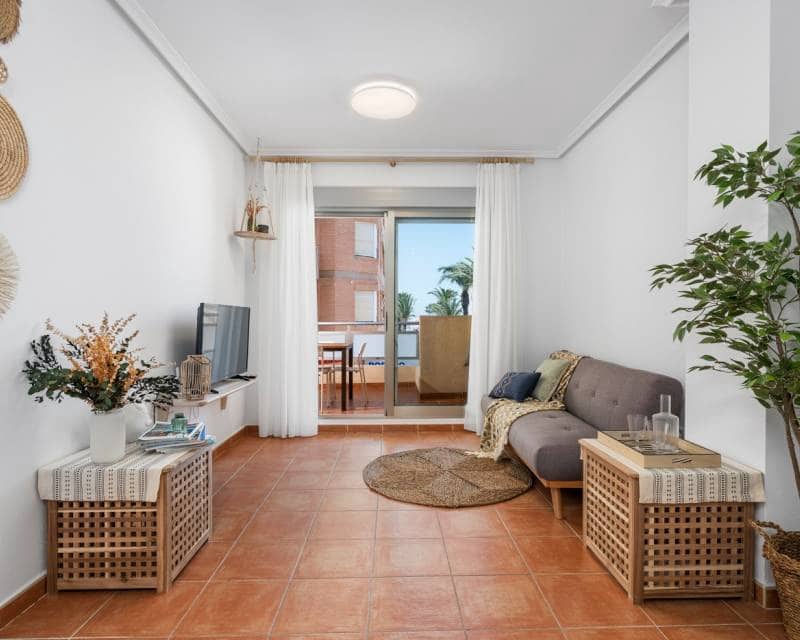 3 sovrum Strandlägenhet till salu i Guardamar del Segura med garage - 299 999 € (Ref: 9400005)