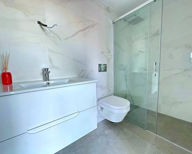 3 quarto Penthouse para venda em Finestrat com piscina garagem - 650 000 € (Ref: 9402685)