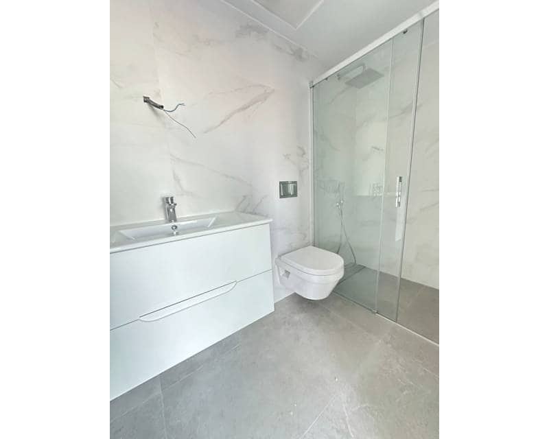 3 quarto Penthouse para venda em Finestrat com piscina garagem - 650 000 € (Ref: 9402685)