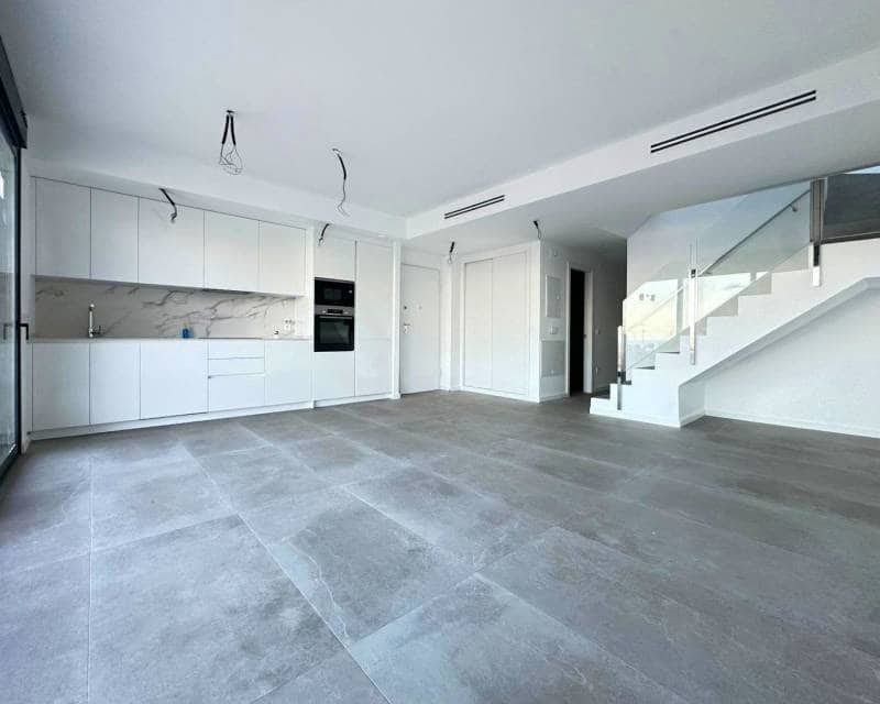 3 quarto Penthouse para venda em Finestrat com piscina garagem - 650 000 € (Ref: 9402685)