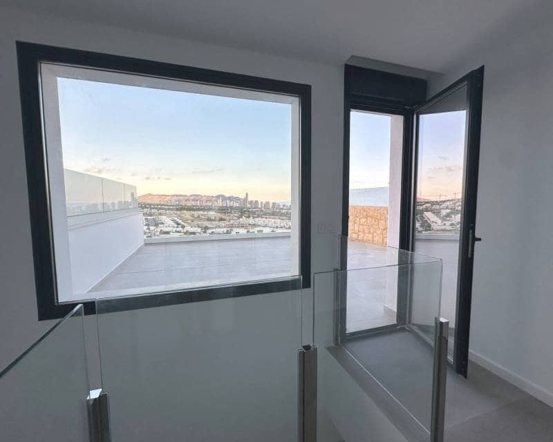 3 quarto Penthouse para venda em Finestrat com piscina garagem - 650 000 € (Ref: 9402685)