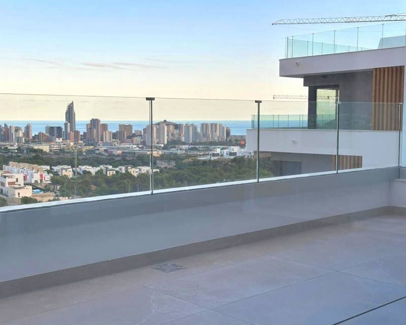 3 quarto Penthouse para venda em Finestrat com piscina garagem - 650 000 € (Ref: 9402685)