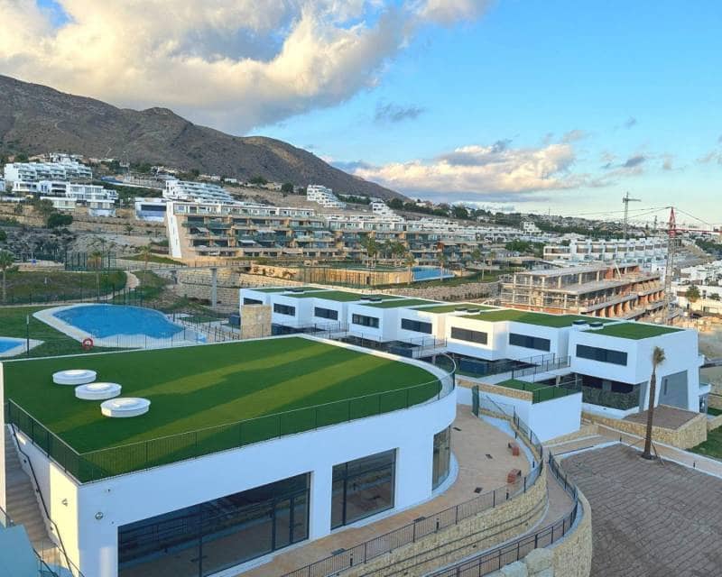 3 quarto Penthouse para venda em Finestrat com piscina garagem - 650 000 € (Ref: 9402685)