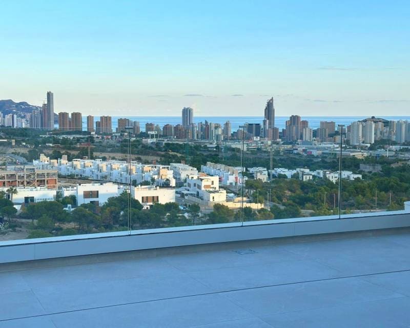 3 quarto Penthouse para venda em Finestrat com piscina garagem - 650 000 € (Ref: 9402685)