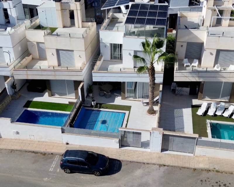 3 soveværelse Semi-Rækkehus til salg i Orihuela Costa med swimmingpool garage - € 389.000 (Ref: 9405794)