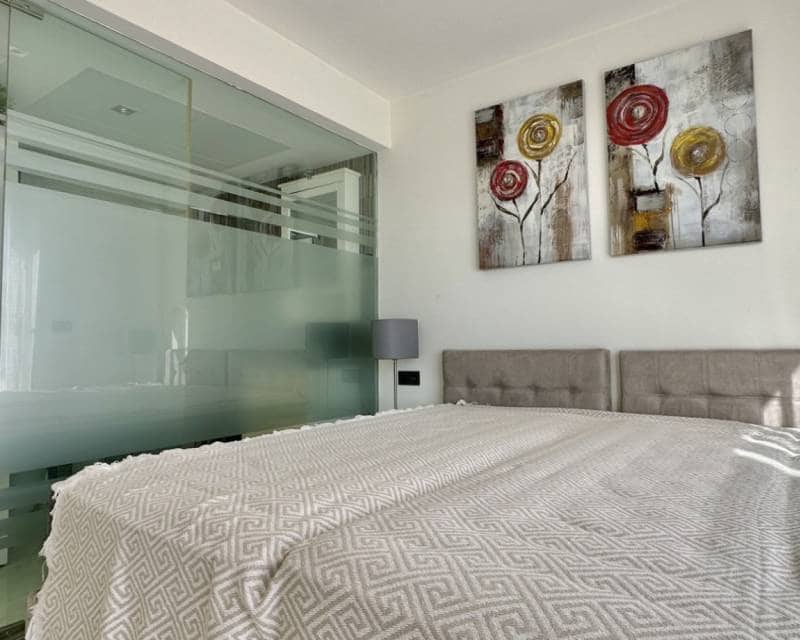 3 soveværelse Semi-Rækkehus til salg i Orihuela Costa med swimmingpool garage - € 389.000 (Ref: 9405794)